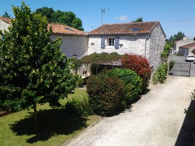 Les extérieurs du gîte